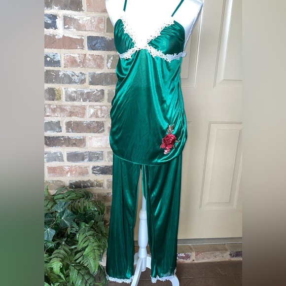3 Pc Emerald Green Pajama Set Embroidered Flower & Lace Cami Shorts & Pants Sz M - Picture 3 of 15